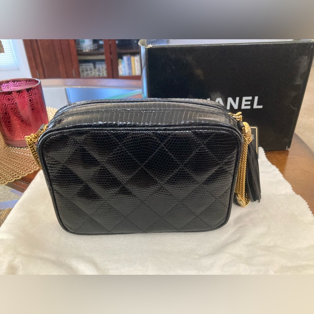 Pre-Loved Authentic Vintage CHANEL Black Lizard Handbag - Picture 3 of 10